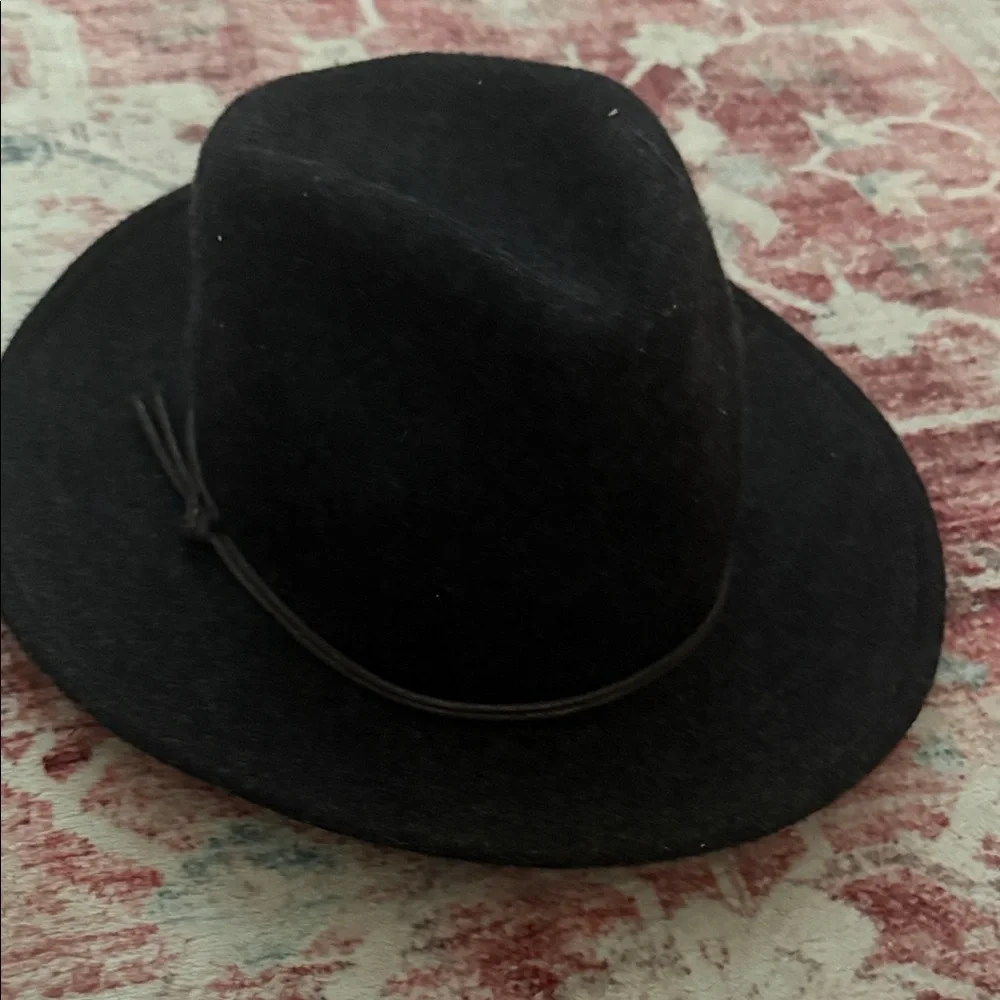 Universal Thread classic fedora